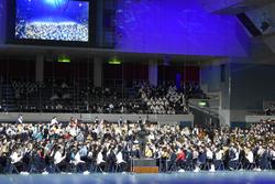 【小中学校合同吹奏楽】千葉県生誕150周年を記念し、千葉県出身の指揮者山本音弥氏を迎え、市内小中学校9校500人で「海の男たちの歌」を演奏しました