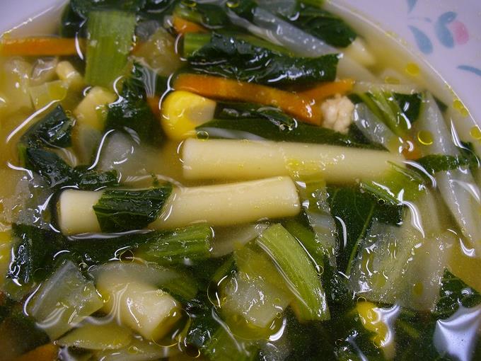 野菜とマカロニのスープ