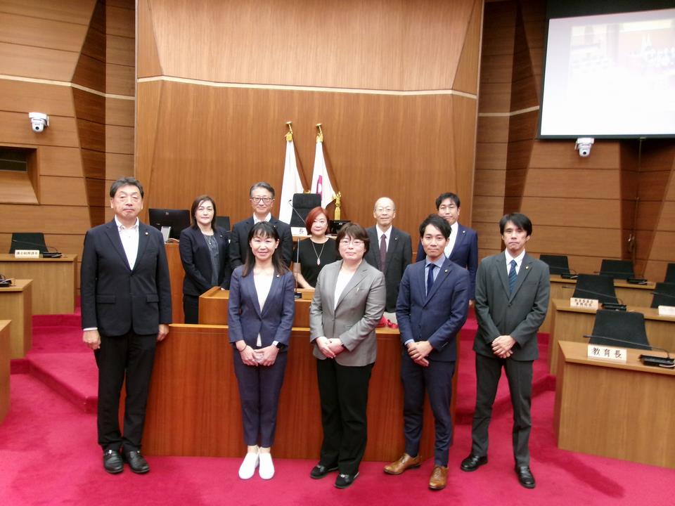 可児議場