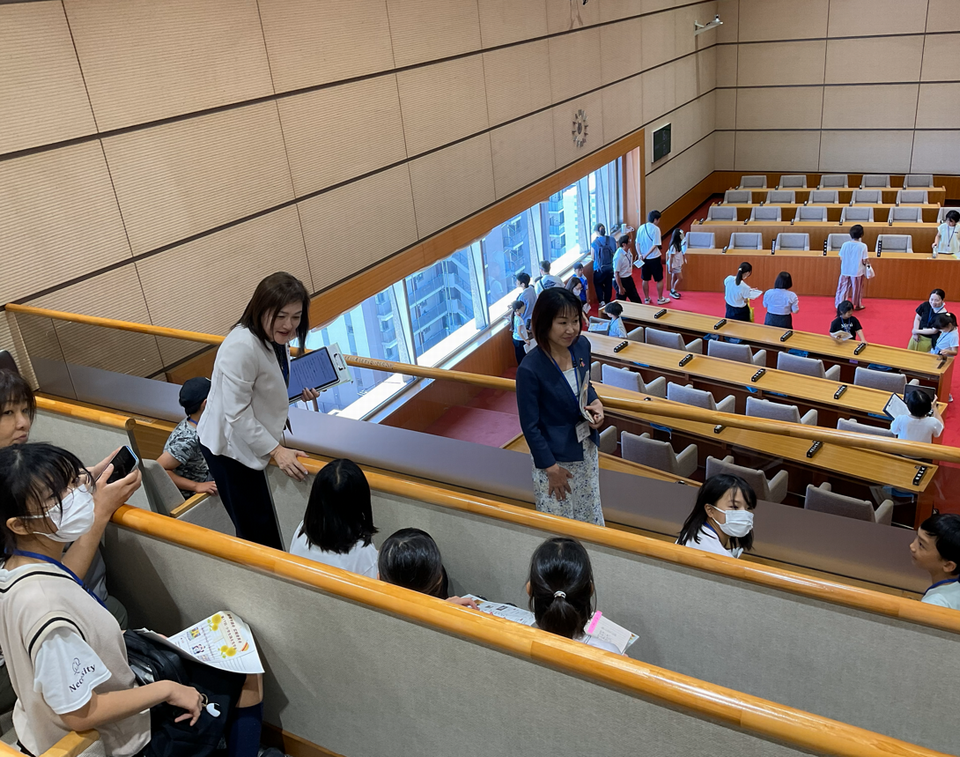 傍聴席(池沢議員、草場議員)