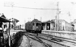 Keisei Funabashi station.I 1917 blev Keisei Denki Kido linen forlænget til Funabashi (omk. 1930)