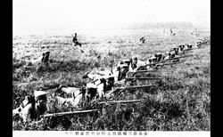 Training on the Narashino Training Area. Today’s Narashinodai, Yakuendai, Narashino, and Higashi Narashino were army training areas from the Meiji era (late 19th century) to the end of World War II