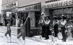 Opening of the Takanedai Kodan Building (a.k.a. Sun Promenade) (photographed in 1976)