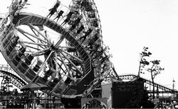 The Round-Up amusement ride (photographed in 1965)