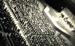 The grand theater opened in 1966. It hosted popular singers, including Komadori Sisters, Hideo Murata, and Haruo Minami.