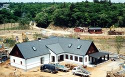 Es el "Restaurante Märchen" en construcción.Luego, se construyó la terraza para parrillada, convirtiéndose en un restaurante animado.