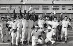 【市船野球部】昭和63（1988）年2月1日、第60回選抜高等学校野球大会の出場決定の通知がもたらされ、初の甲子園出場が決定しました。