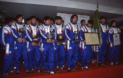 【市船サッカー部】平成7（1995）年1月8日、国立競技場で行われた第73回全国高校サッカー選手権大会で帝京高校を5-0で破り、全国制覇を果たしました。