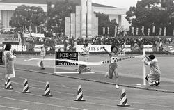 【市船駅伝女子】平成元（1989）年12月24日、記念すべき第1回全国高等学校女子駅伝競走大会が開催され、1時間9分48秒で初代女王に輝きました。