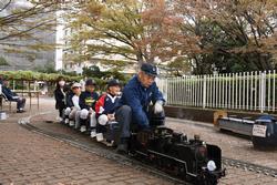 【11月】郷土資料館の敷地内にある蒸気機関車（SL）D51 125号機が、昭和48年の設置から50周年を迎えました。