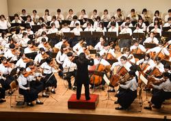 【3月】音楽コンクールの全国大会などで優秀な成績を収めた小中学校と市立船橋高等学校による演奏会「夢を育む虹のコンサート」が開催されました。