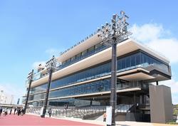 【4月】令和2年度から大規模改修工事を続けてきた新スタンドが令和6年4月にリニューアルオープンしました。