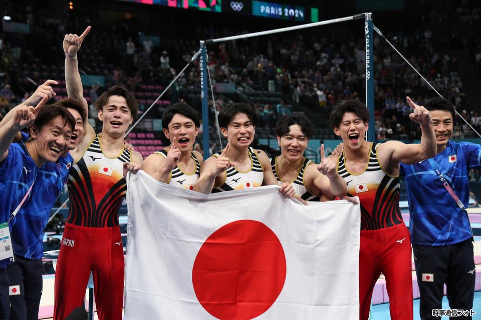 体操男子団体金メダル