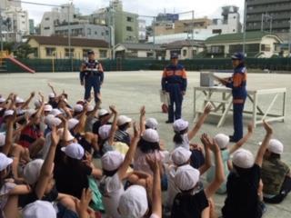 女性消防団による紙芝居