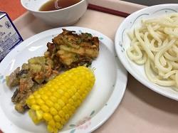 お昼の給食に登場！