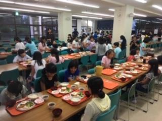 仲間との夕食も楽しみ!