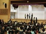 学校のきまりを伝えています