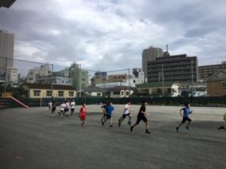 トラック1周走!
