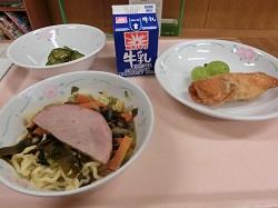 お話給食!今日の献立