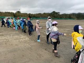 みんなで協力!地引き網体験