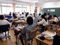 「おかわりー」の挙手!