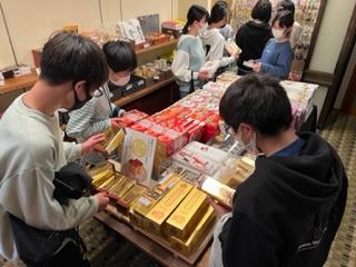 お土産選び