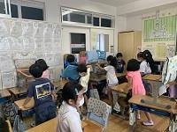 協力して、素早くバリケードを作ります!