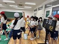 「こっちに並んで~!」