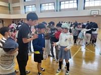 さまざまな学年が混じってじゃんけん!