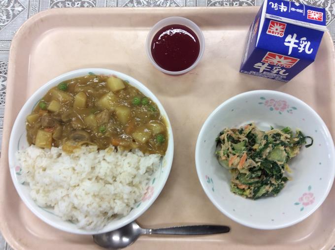 給食