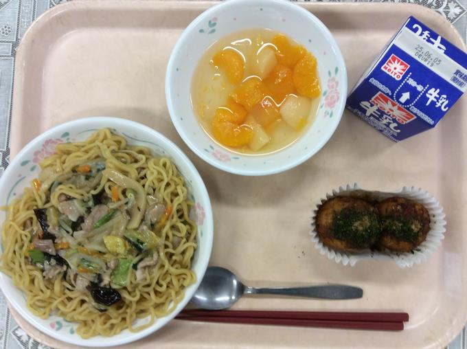 給食