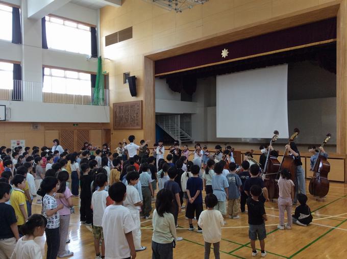 音楽クラブの演奏