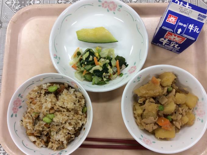 給食