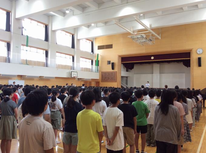 校歌斉唱