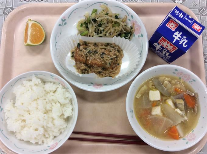 給食