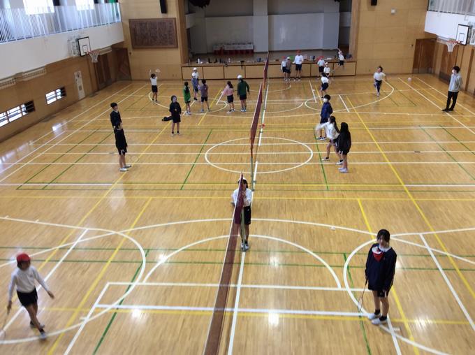 室内スポーツクラブ