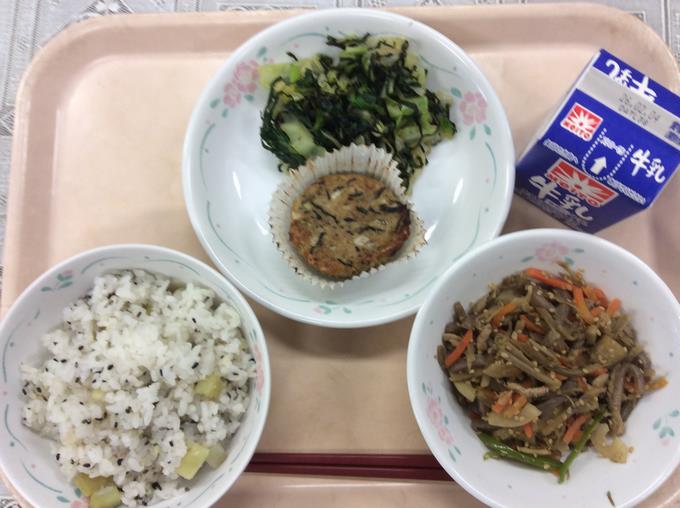 給食