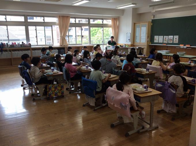 給食の様子