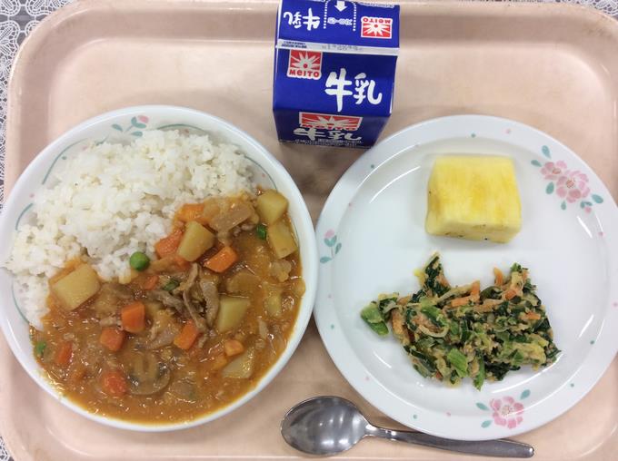 給食