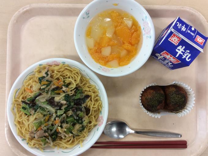 給食