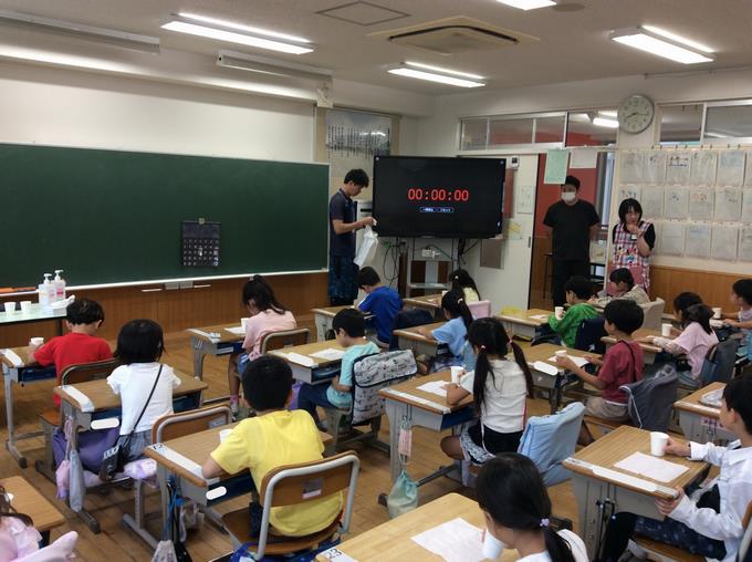フッ化物洗口の様子