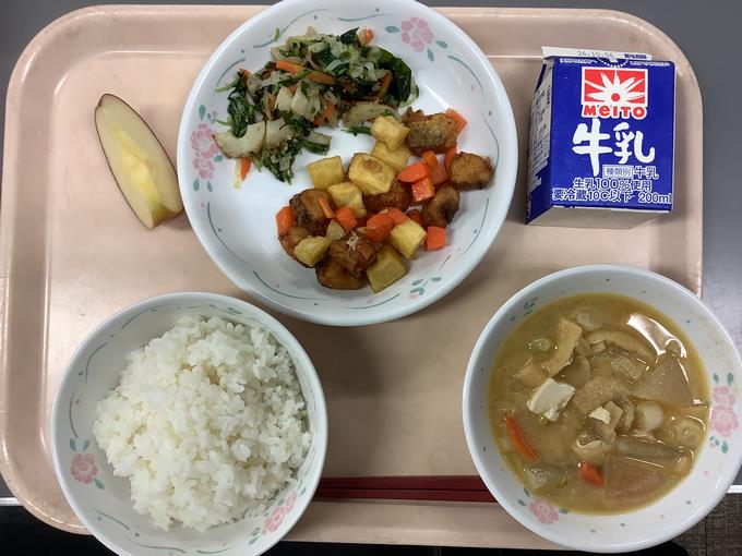 給食
