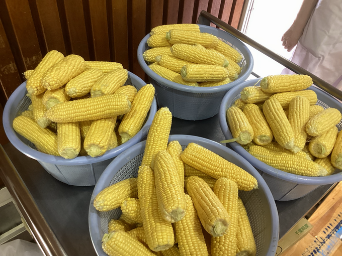 とうもろこし皮むき②