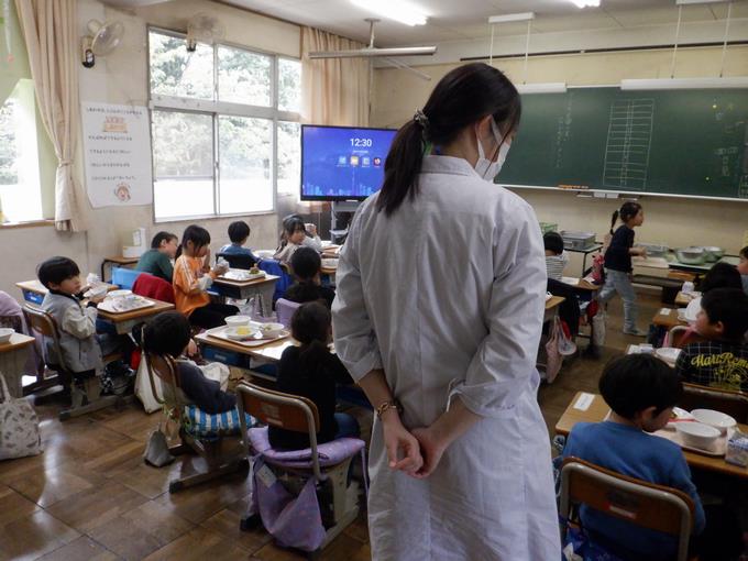 きゅうしょくのようす