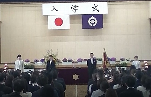 担任発表