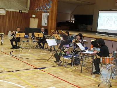 アンコールは教頭先生も演奏