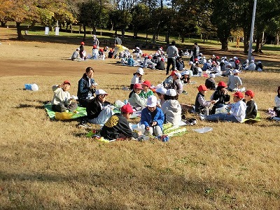 お弁当をたべます