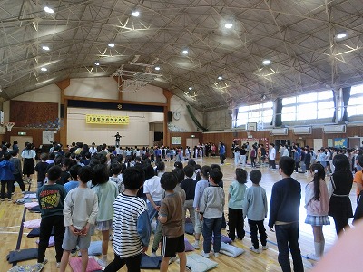 みんなで歌います
