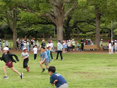 広い行田公園で楽しく遊びました