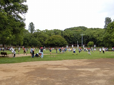 全校で出かけて交流しています